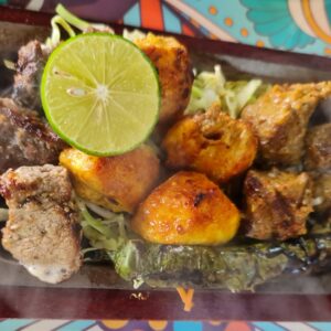 311. TIKKA BOTTI COMBO WITH CHEESE NAAN