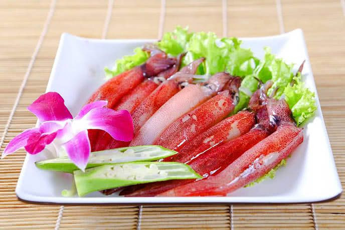 Mực trứng tươi rói sẵn sàng cho món nướng hoặc nhúng lẩu
