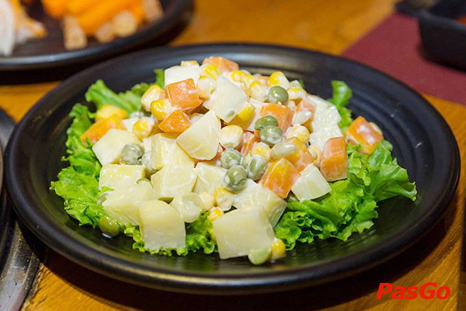 Trải nghiệm Buffet Lẩu Nướng Nhật Bản đặc sắc Sushi món ăn kèm trong buffet lẩu nướng