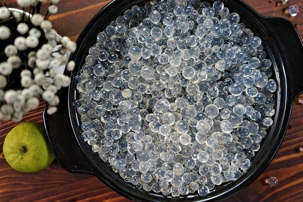 Các viên thạch thủy tinh trong suốt và dụng cụ tạo hình