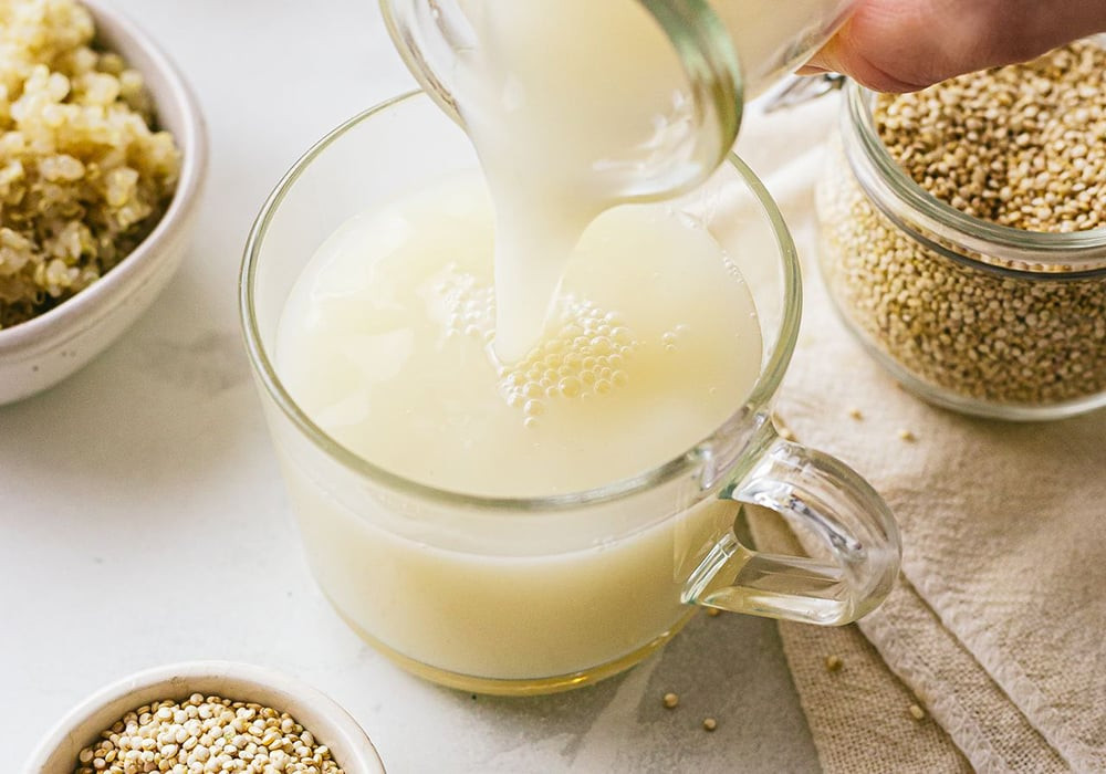 Sữa quinoa (diêm mạch) và óc chó giàu protein, tốt cho não bộ