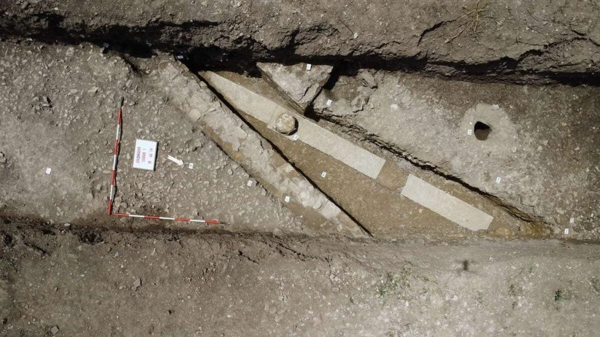 Roman villa and advanced drainage systems unearthed in Aquileia during cycling path construction